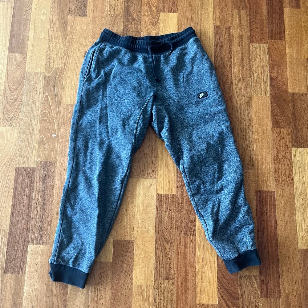 Nike Jogger Sweatpants - Small